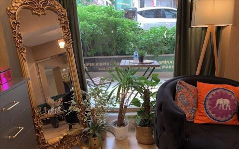 Ayça Turan The Beauty Room  Uzman Estetisyen Ayça Turan Güzellik Merkezi